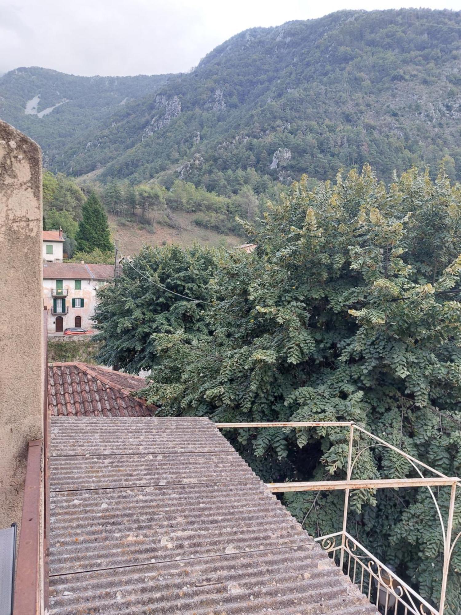 Appartement Studio meublé au pied du Mercantour à Fontan Extérieur photo